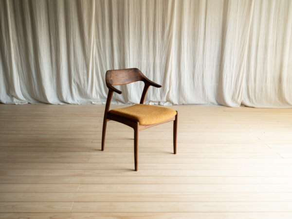 RC.046ー「贅沢な」椅子ー