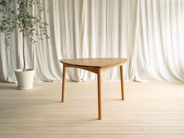 MINORI DINING TABLE